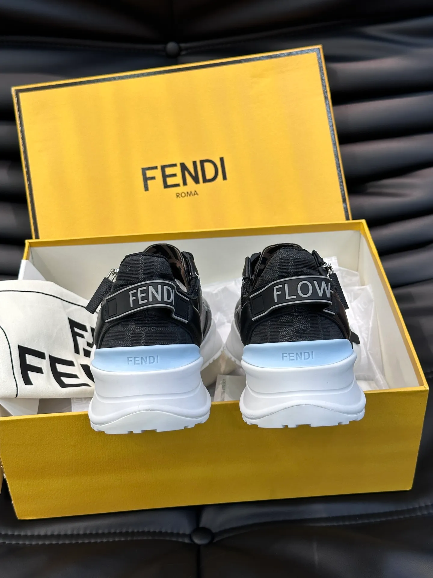 Men's shoes 💰p560 "Fend*" new men's casual sports shoes, equipped with elastic straps, side zippers, and corrugated soles engraved with F. Embossed Fendi Flow lettering on the heel. Made of technical fabric and a mix of blue and suede. Decorated with Lycra® details. FF graphic tongue. Ultra-light and wear-resistant EVA sole. Size: 38-44